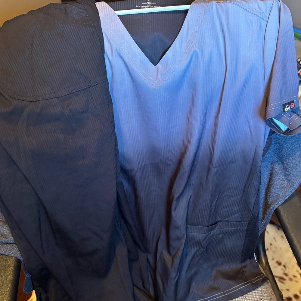 Koi Lite Scrubs with 2 pairs of pants